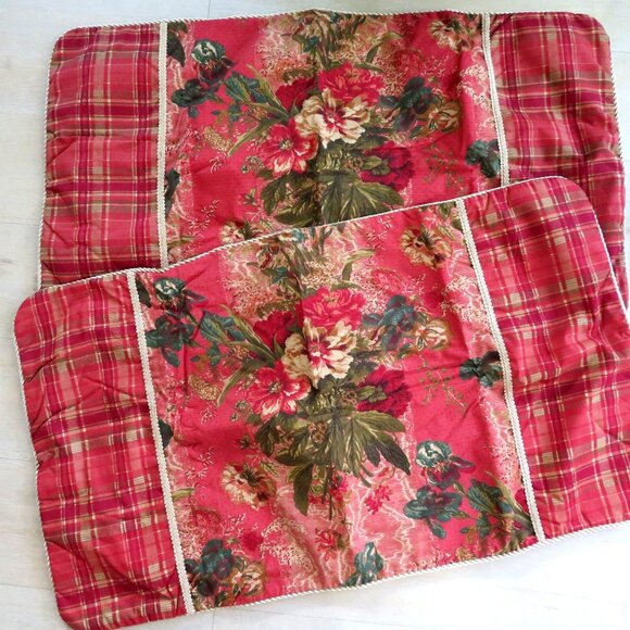 New Vintage 2006 JCPenney Middleton King Pillow Shams Pair of 2 Quilted Red USA - Picture 5 of 14